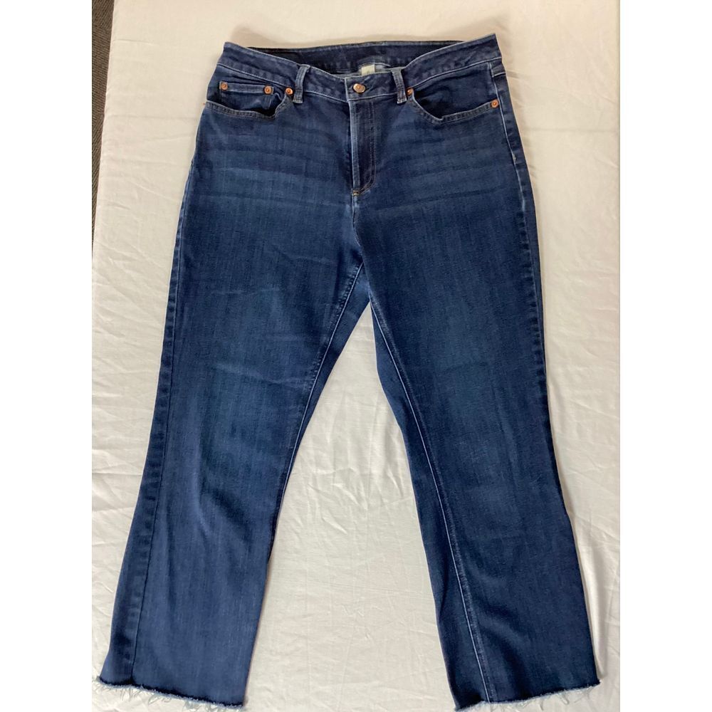 L.L Bean Raw Hem Straight Leg Jeans Medium Wash Denim Classic Cropped Size 10